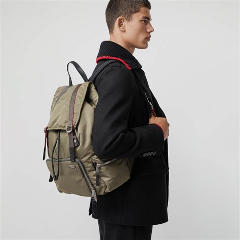 Burberry Men's Black Large Rucksack in Aviator 